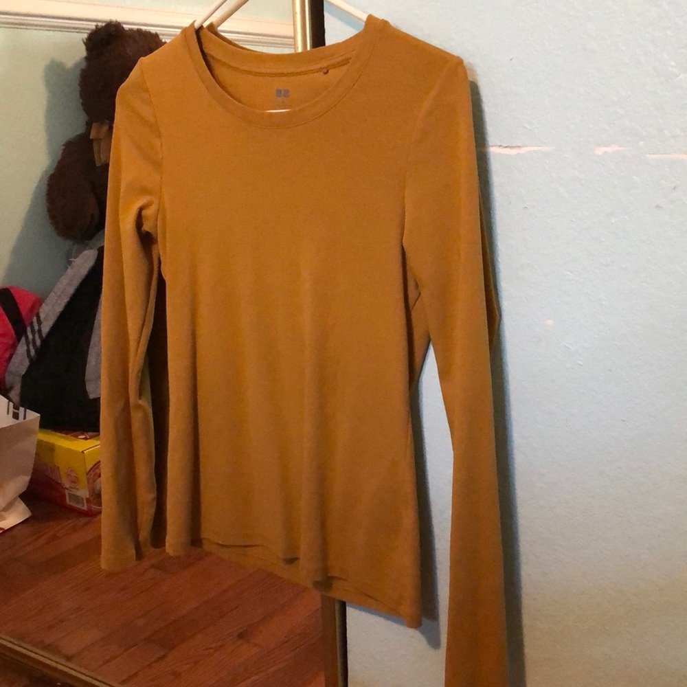 Uniqlo Long Sleeve Sweatshirt